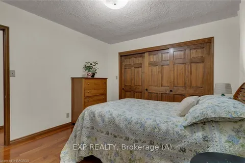 402 MARY St, West Grey, ON N0G 1C0