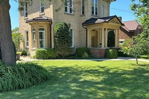 629 YONGE St, Brockton, ON N0G 2V0