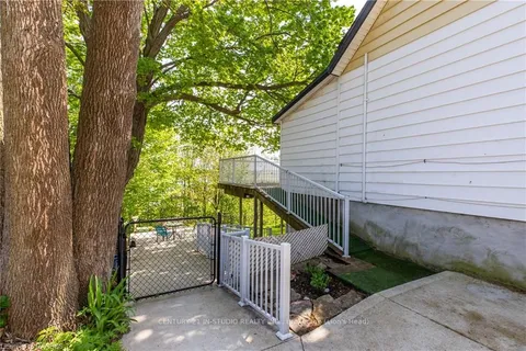 709 GOULD St, South Bruce Peninsula, ON N0H 2T0