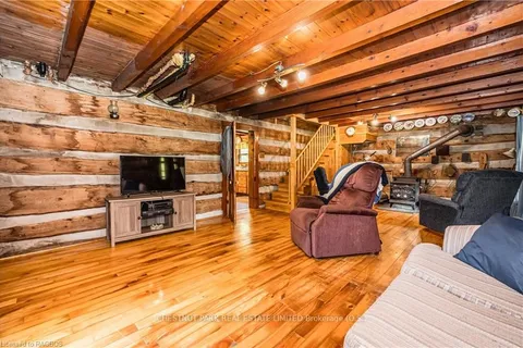 443 CENTRE DIAGONAL Rd, South Bruce Peninsula, ON N0H 2T0