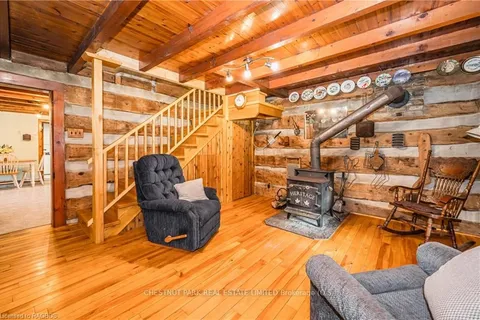 443 CENTRE DIAGONAL Rd, South Bruce Peninsula, ON N0H 2T0