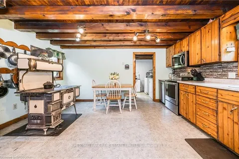 443 CENTRE DIAGONAL Rd, South Bruce Peninsula, ON N0H 2T0