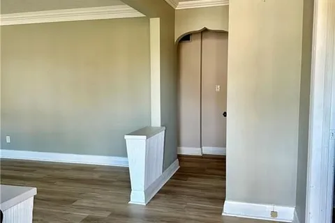 255 6TH St, Hanover, ON N4N 1C3