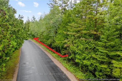 PT LT 4 NICHOLAS St, Northern Bruce Peninsula, ON N0H 2R0