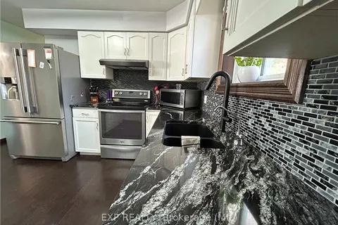 213 QUEEN St, West Grey, ON N0G 1R0