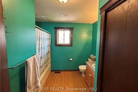 213 QUEEN St, West Grey, ON N0G 1R0