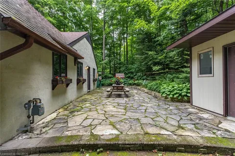 70 LAKELAND Dr, South Bruce Peninsula, ON N0H 2G0