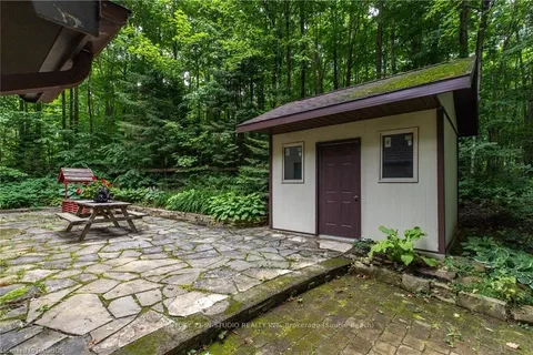 70 LAKELAND Dr, South Bruce Peninsula, ON N0H 2G0