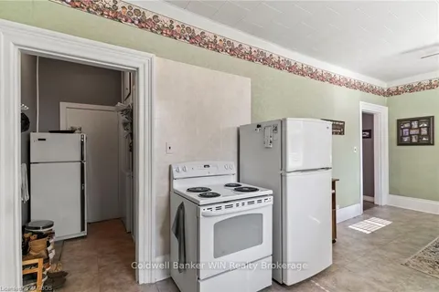 16 JOHN St, Minto, ON N0G 1Z0