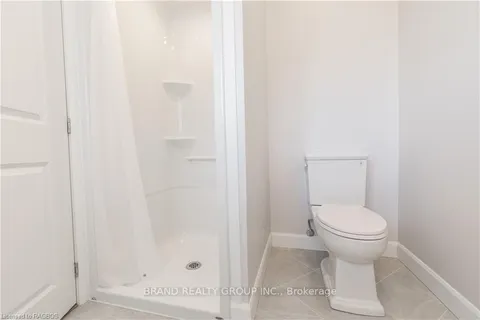 2375 3RD Ave, Owen Sound, ON N4K 2M5