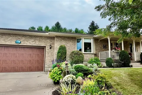 963 BOARDWALK St, Huron-Kinloss, ON N2Z 0C2