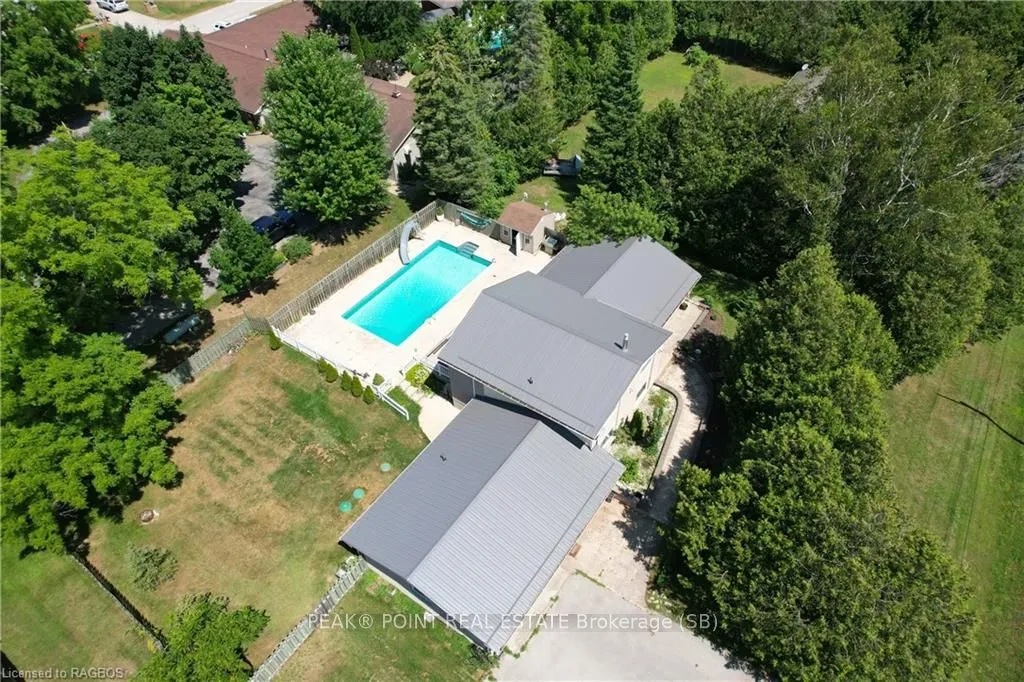 400 QUEEN St, South Bruce Peninsula, ON N0H 1P0