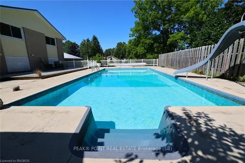 400 QUEEN St, South Bruce Peninsula, ON N0H 1P0