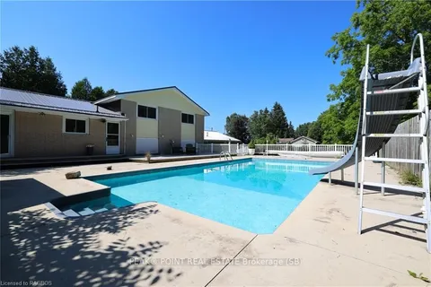 400 QUEEN St, South Bruce Peninsula, ON N0H 1P0