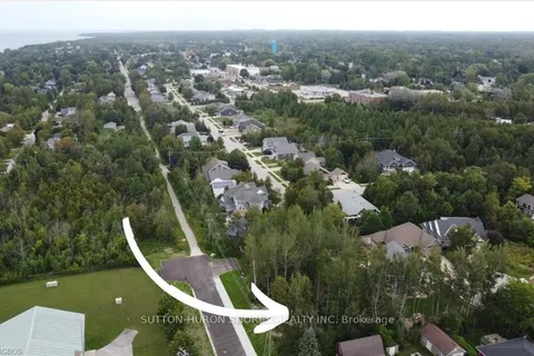 282 GROSVENOR Street, ON N0H 2L0