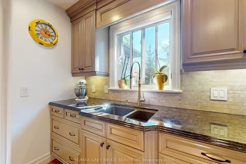 245 2ND, Owen Sound, ON N4K 6X2