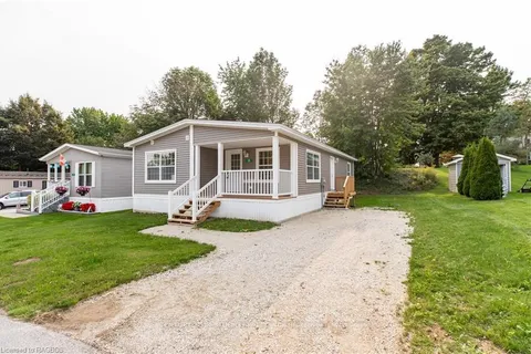 35 SUSSEX Square, Georgian Bluffs, ON N4K 5N5