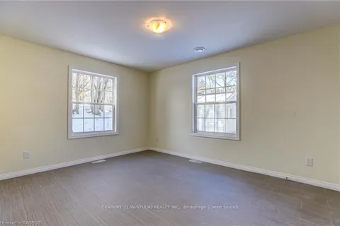 35 SUSSEX Square, Georgian Bluffs, ON N4K 5N5
