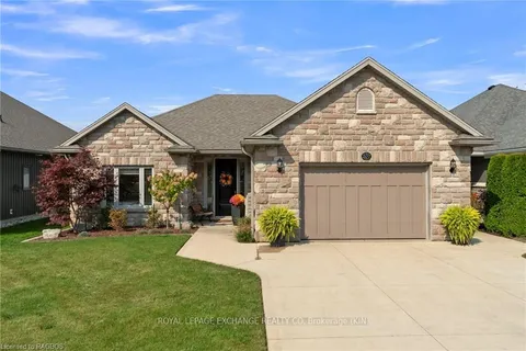 207 CARLOWAY Tr, Huron-Kinloss, ON N2Z 0A4