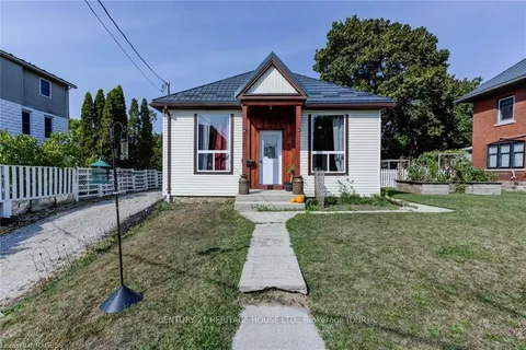 276 12TH St, Hanover, ON N4N 1V3