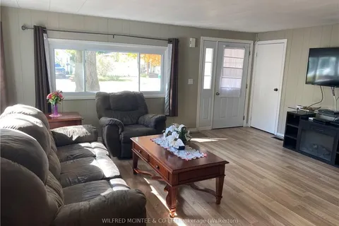 20 CARDINAL St, Brockton, ON N0G 2V0