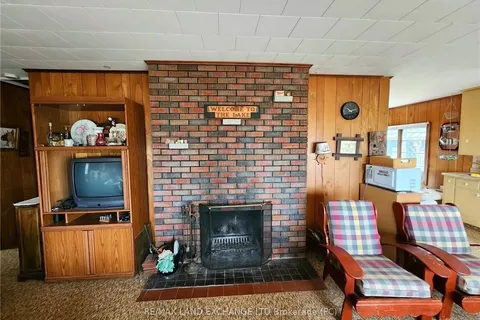 805 LEONARD Crt, Huron-Kinloss, ON N2Z 2X3