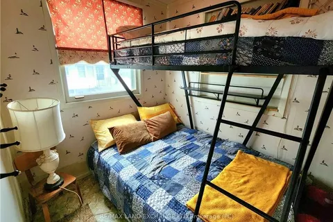 805 LEONARD Crt, Huron-Kinloss, ON N2Z 2X3