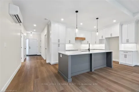 27 MERCEDES Cres, Kincardine, ON N2Z 1G8