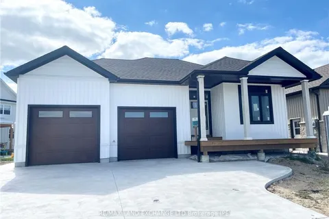 151 WESTLINKS Drive, Saugeen Shores, ON N0H 2C3