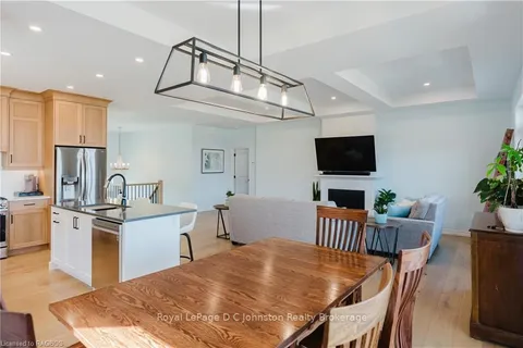 403 NORTHPORT Dr, Saugeen Shores, ON N0H 2C8