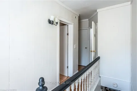 493 13TH Street, ON N4K 3W8