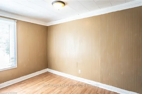 493 13TH Street, ON N4K 3W8