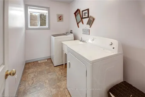 697 ELSINORE Road, South Bruce Peninsula, ON N0H 1A0