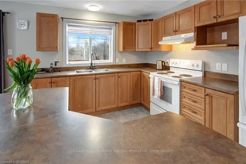 697 ELSINORE Road, South Bruce Peninsula, ON N0H 1A0