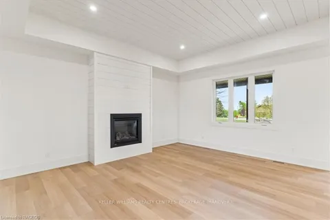 54 CHESTNUT HILL Crescent, ON N0H 2N0