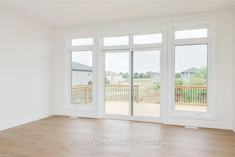 323 MCLEAN Cres, Saugeen Shores, ON N0H 2C3