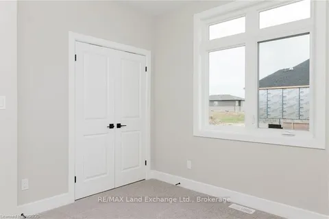 323 MCLEAN Cres, Saugeen Shores, ON N0H 2C3