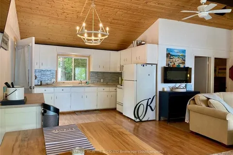 1520 2ND Avenue, ON N0H 2L0