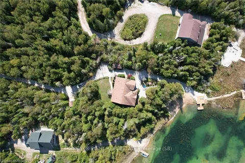 150 WALTER CHARMAN Drive, ON N0H 1W0