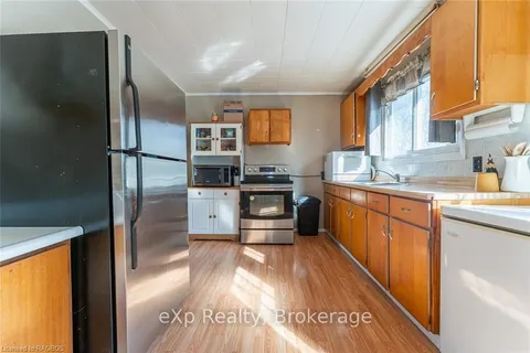 31 POINTVIEW Dr, Northern Bruce Peninsula, ON N0H 1W0