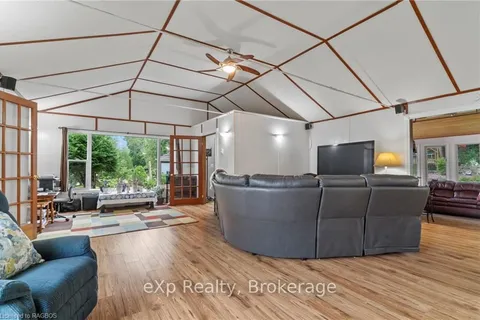 47 WATER St, South Bruce Peninsula, ON N0H 2T0