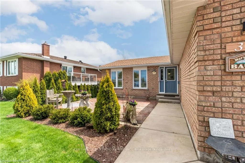 355 PENETANGORE ROW N/A, ON N2Z 2K1