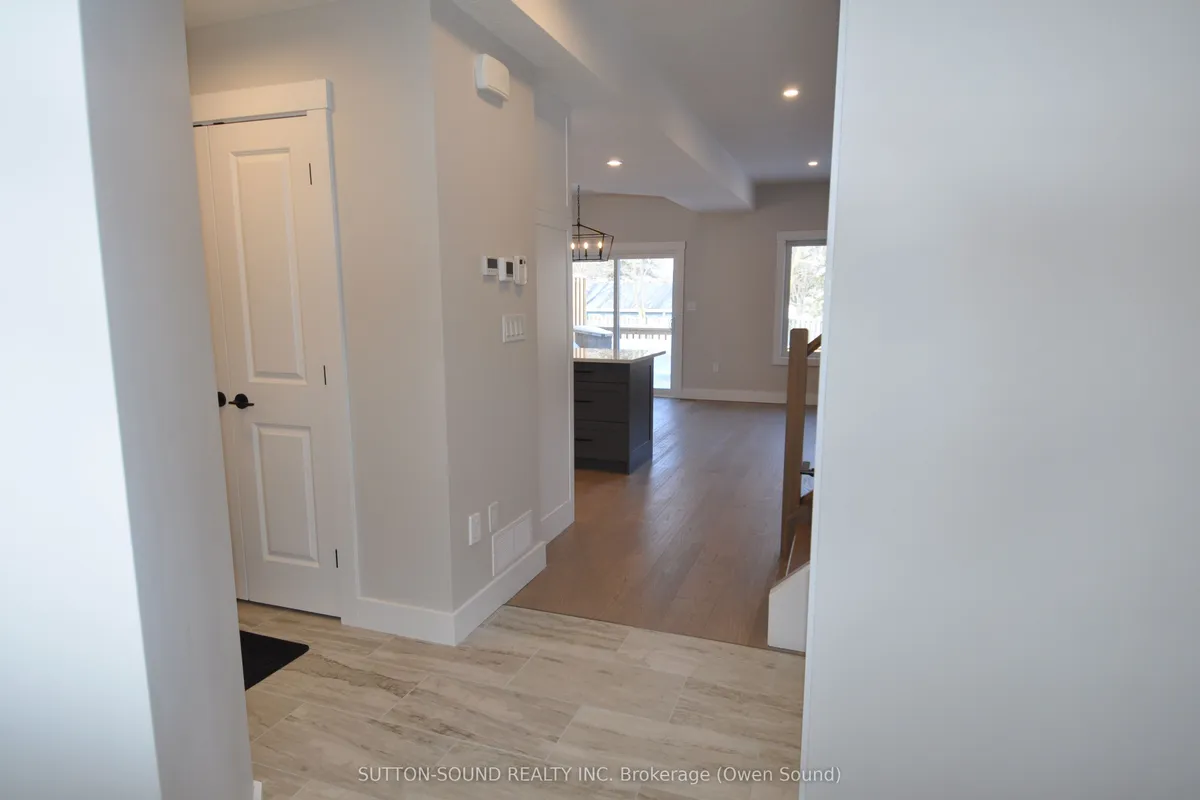 622 8TH Street, ON N4K 5N3