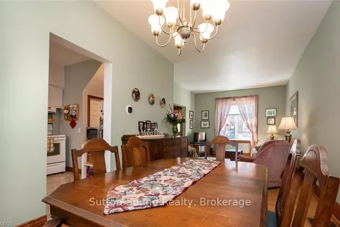 967 4TH Ave, Owen Sound, ON N4K 4V7