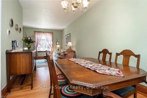 967 4TH Ave, Owen Sound, ON N4K 4V7