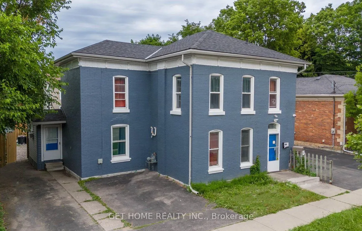 44 Albion St, Brantford, ON N3T 3M3