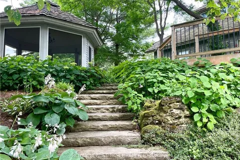 101089 10 SIDEROAD, East Garafraxa, ON L9W 7J9