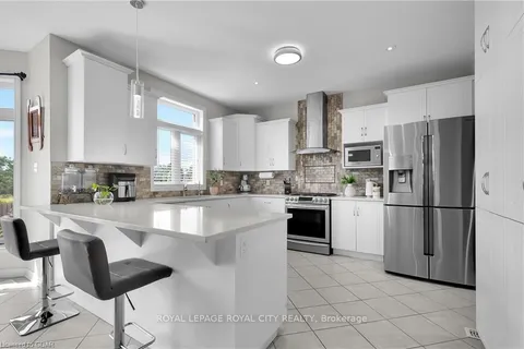 71 RILEY Cres, Centre Wellington, ON N1M 0B9