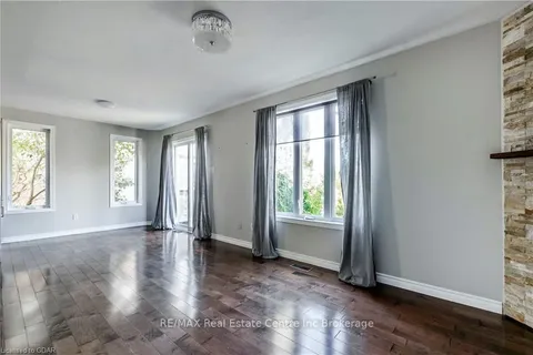 39 MOFFATT Lane, Guelph, ON N1G 5E8