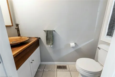 39 MOFFATT Lane, Guelph, ON N1G 5E8